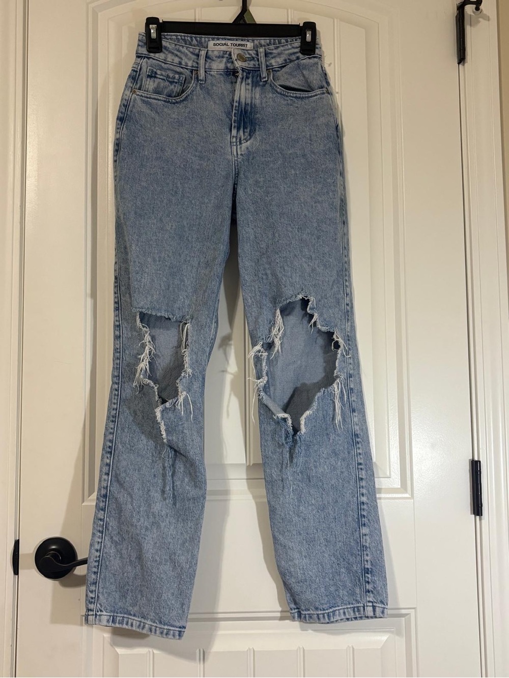 Social Tourist Light Blue Straight-Leg Distressed Women's Jeans
